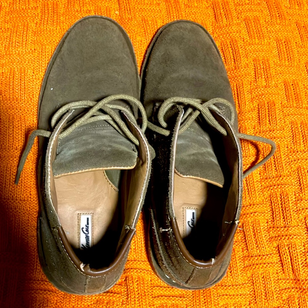 Tan dress shoes used but, in good condition